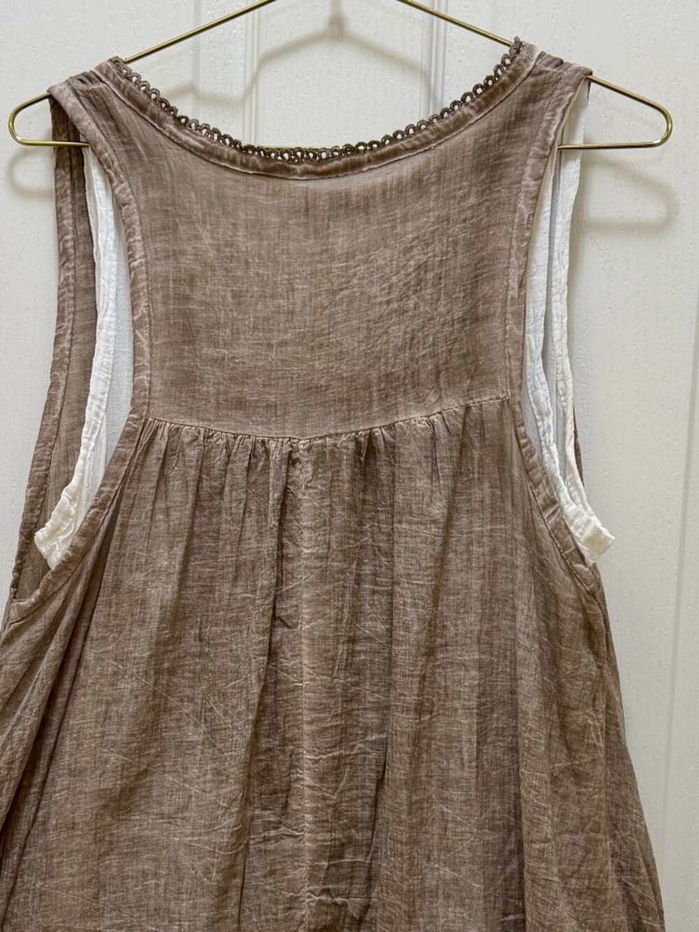 Made In Italy Women's Sleeveless Taupe Layered Tunic Top with Lace Trim Size M - Picture 10 of 12